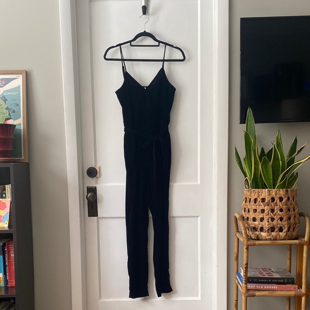 X-SMALL Gap Elegant Black Velvet Jumpsuit